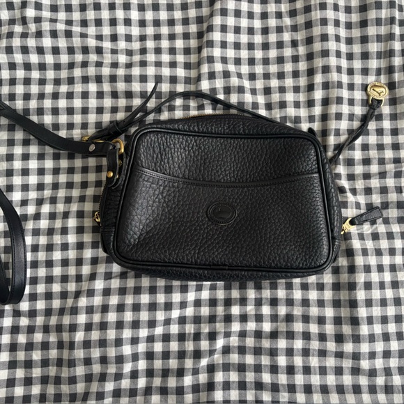 Dooney & Bourke Handbags - Dooney & Bourke Black Leather Crossbody Bag